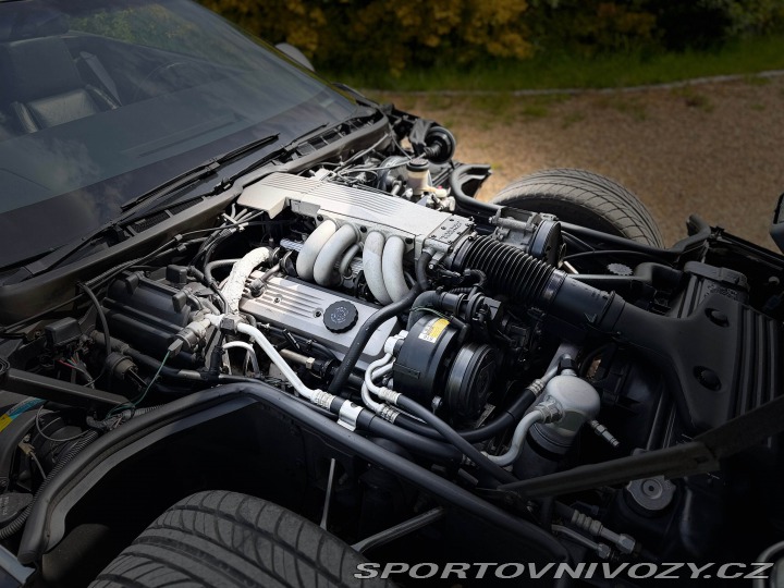 Chevrolet Corvette 5.7 V8 | Manuál 23 560mil 1986