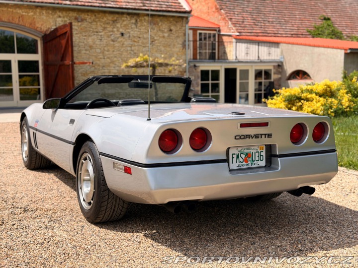Chevrolet Corvette 5.7 V8 | Manuál 23 560mil 1986