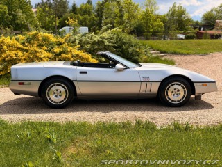 Chevrolet Corvette 5.7 V8 | Manuál 23 560mil 1986