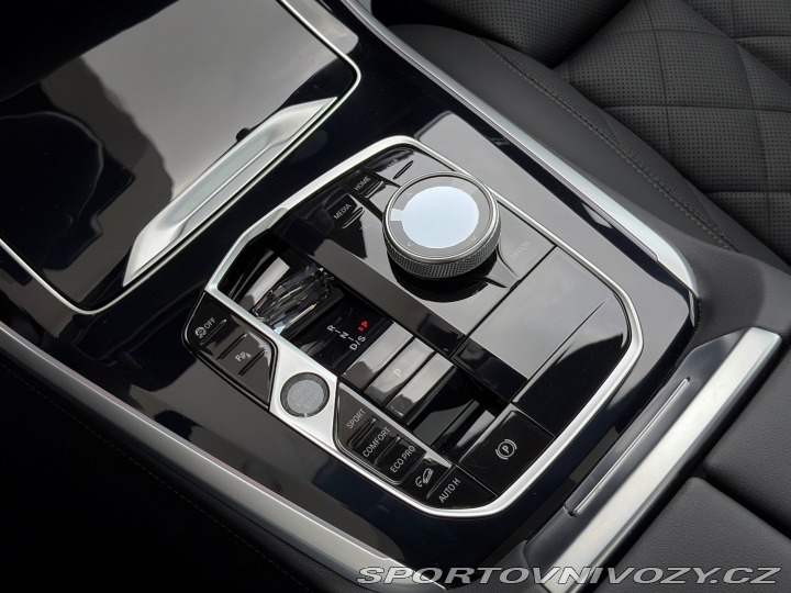 BMW X5 M60i 2025