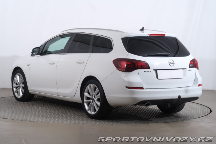 Opel Astra Classic 2.0 CDTI 2012