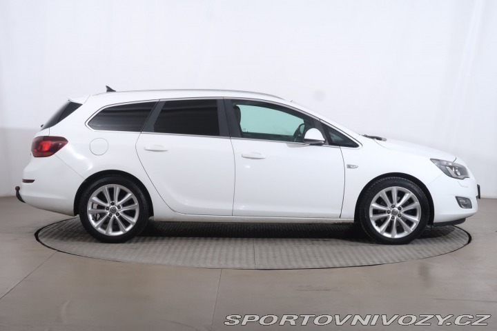 Opel Astra Classic 2.0 CDTI 2012
