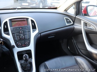 Opel Astra 1.6 T 2012
