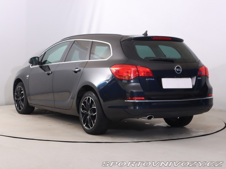 Opel Astra 2.0 CDTI 2013