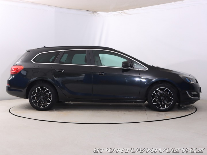 Opel Astra 2.0 CDTI 2013
