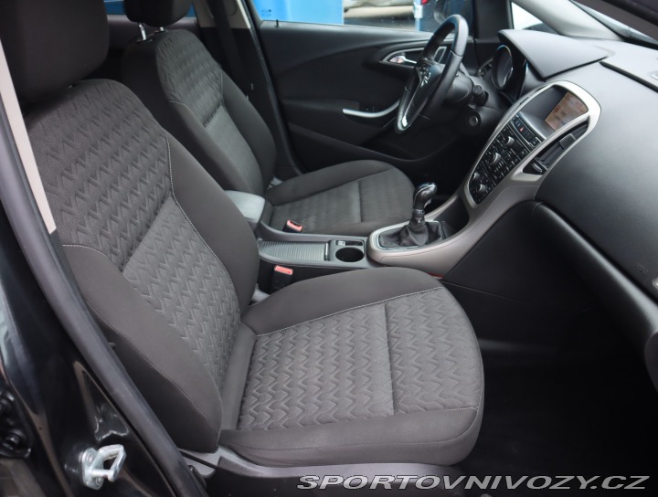 Opel Astra 2.0 CDTI 2013