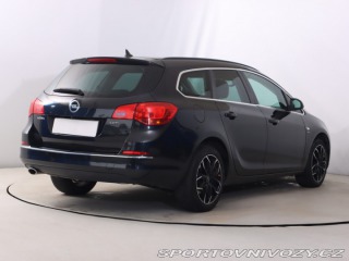 Opel Astra 2.0 CDTI 2013