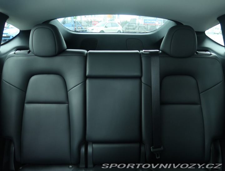 Tesla Model Y RWD LFP 60kWh 2024