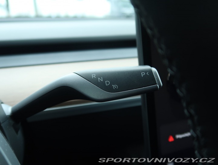 Tesla Model Y RWD LFP 60kWh 2024