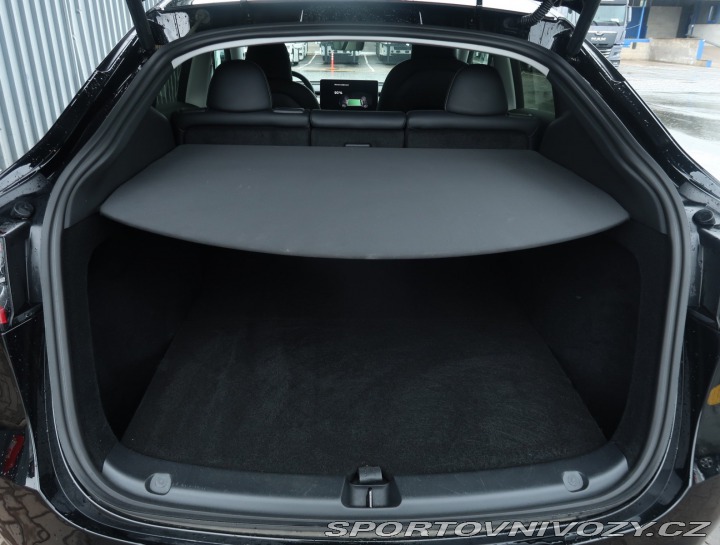 Tesla Model Y RWD LFP 60kWh 2024