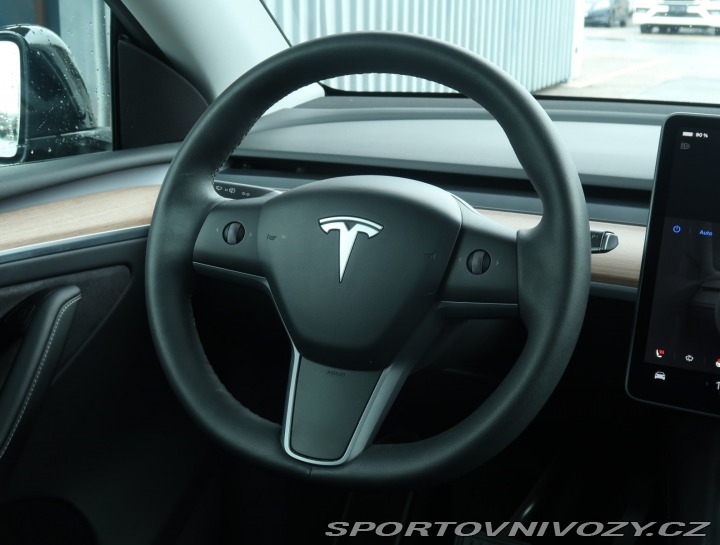 Tesla Model Y RWD LFP 60kWh 2024