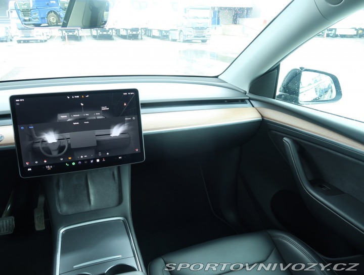Tesla Model Y RWD LFP 60kWh 2024