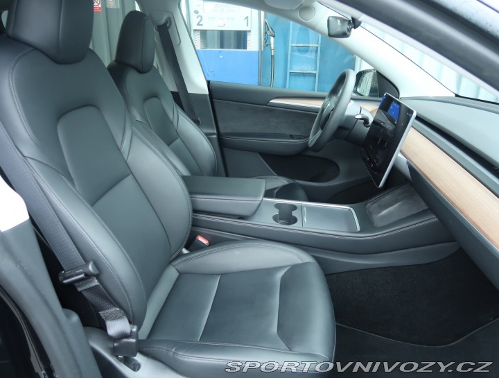 Tesla Model Y RWD LFP 60kWh 2024