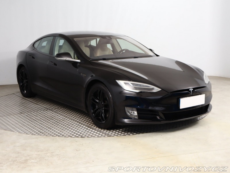 Tesla Model S 90D