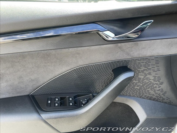 Škoda Octavia RS 2,0 TSi 180kw RS DSG Styl 2022