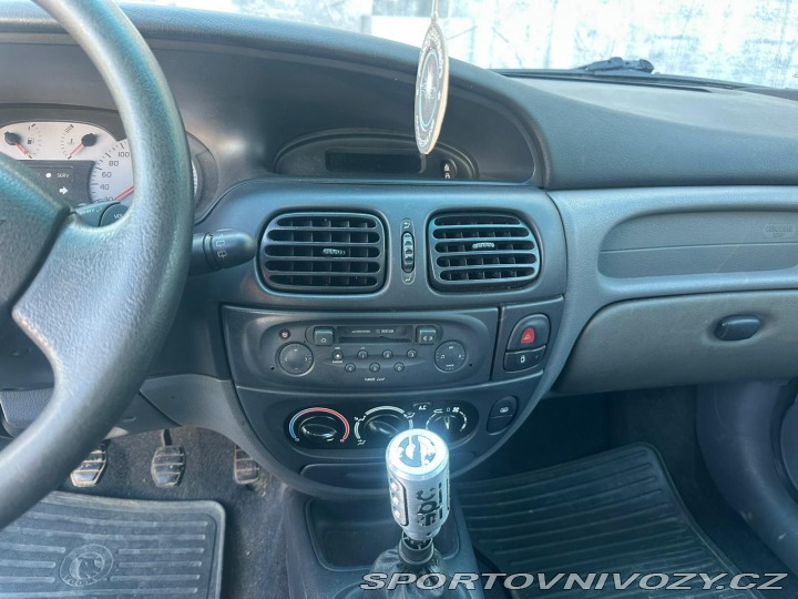 Renault Mégane 1.6i 16V - 79KW 2001