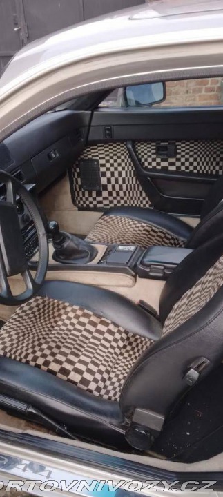 Porsche 944  1985