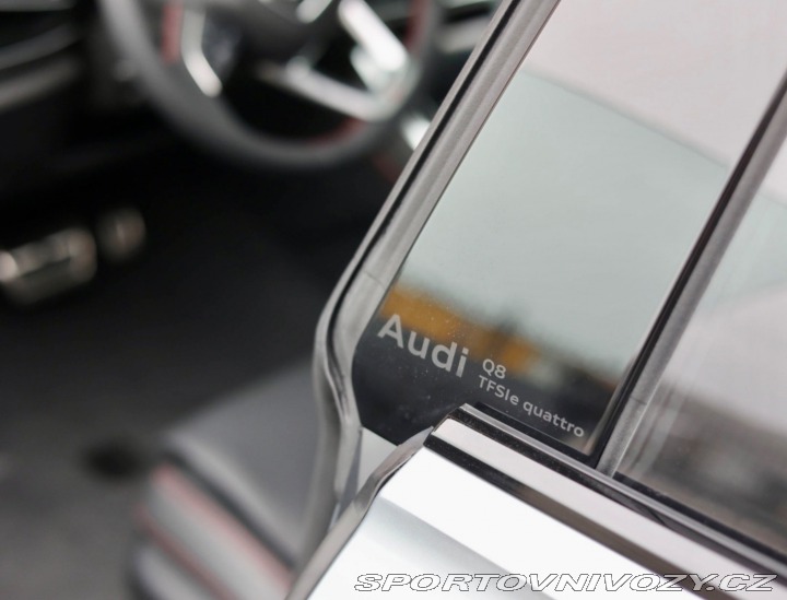 Audi Ostatní modely Q8  60 TFSIe Quattro | Panor 2025
