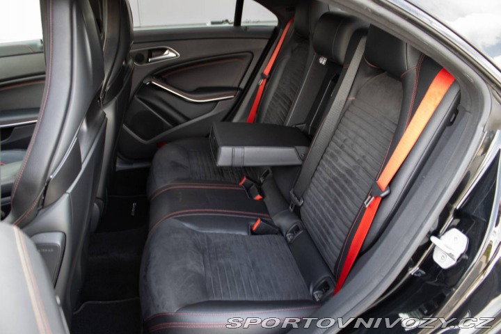 Mercedes-Benz CLA Kupé 45 AMG 4Matic / 265 2014