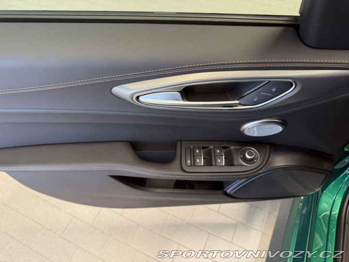 Alfa Romeo Giulia 2.0 Turbo 280k AT8 AWD  I 2025