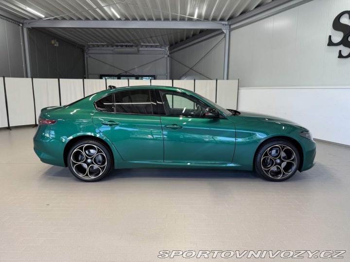 Alfa Romeo Giulia 2.0 Turbo 280k AT8 AWD I 2025