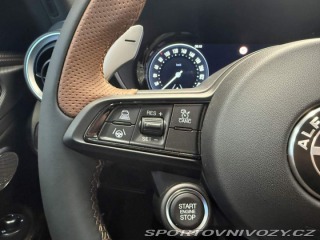 Alfa Romeo Giulia 2.0 Turbo 280k AT8 AWD  I 2025