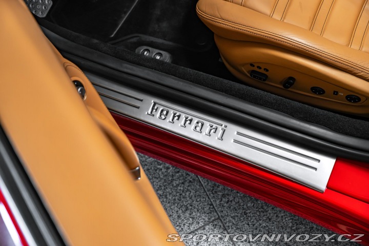 Ferrari California ROSSO CORSA/KAMERA/ 2010