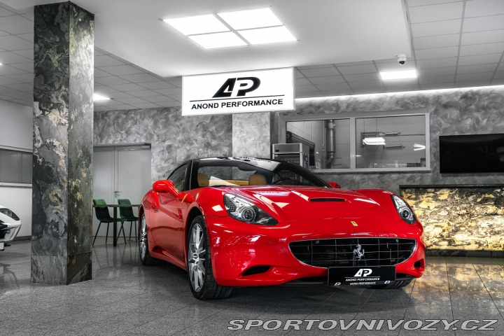 Ferrari California ROSSO CORSA/KAMERA/ 2010