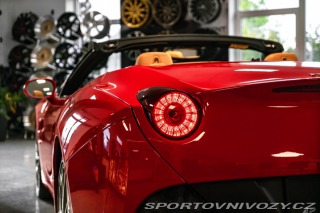 Ferrari California ROSSO CORSA/KAMERA/ 2010