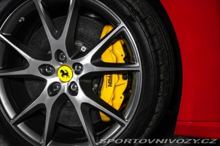 Ferrari California ROSSO CORSA/KAMERA/ 2010