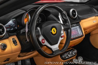 Ferrari California ROSSO CORSA/KAMERA/ 2010