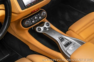 Ferrari California ROSSO CORSA/KAMERA/ 2010