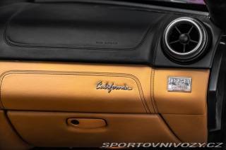 Ferrari California ROSSO CORSA/KAMERA/ 2010