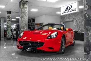 Ferrari California ROSSO CORSA/KAMERA/ 2010
