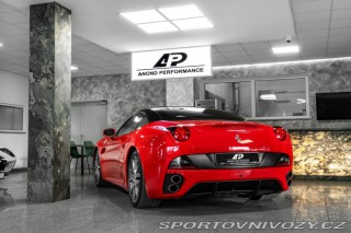 Ferrari California ROSSO CORSA/KAMERA/ 2010