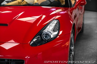 Ferrari California ROSSO CORSA/KAMERA/ 2010