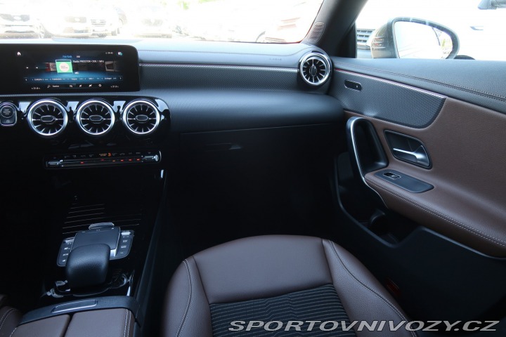 Mercedes-Benz CLA 200 2022