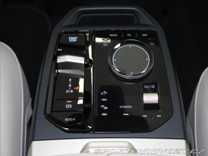 BMW iX 0,1 xDrive50 H/K 1.maj.ČR 2023