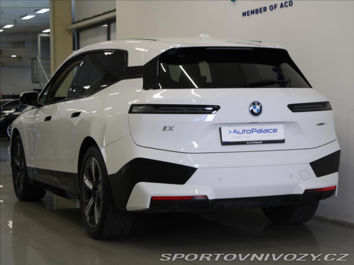 BMW iX 0,1 xDrive50 H/K 1.maj.ČR 2023