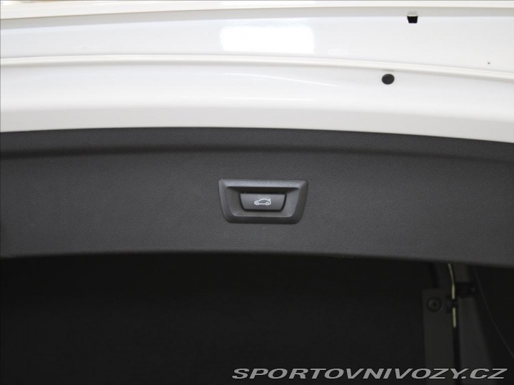 BMW iX 0,1 xDrive50 H/K 1.maj.ČR 2023