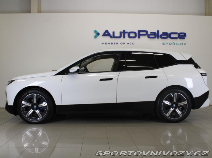 BMW iX 0,1 xDrive50 H/K 1.maj.ČR 2023