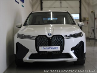 BMW iX 0,1 xDrive50 H/K 1.maj.ČR 2023