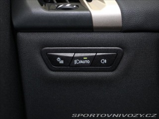 BMW iX 0,1 xDrive50 H/K 1.maj.ČR 2023