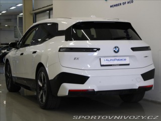 BMW iX 0,1 xDrive50 H/K 1.maj.ČR 2023