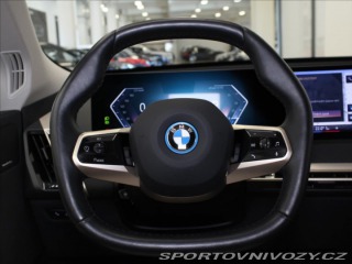 BMW iX 0,1 xDrive50 H/K 1.maj.ČR 2023