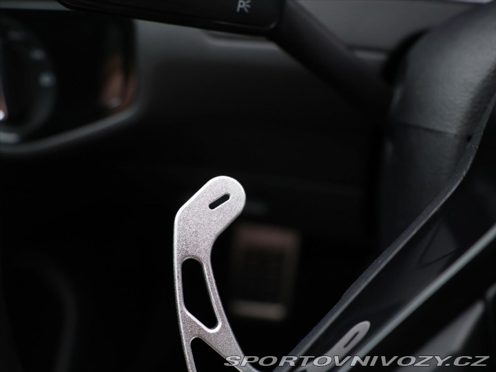 Volkswagen Golf 2,0 TSI R 221kW 4Motion D 2015