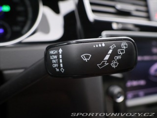 Volkswagen Golf 2,0 TSI R 221kW 4Motion D 2015