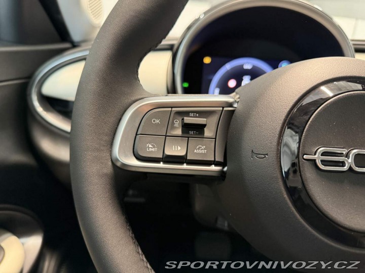 Fiat 600 La Prima BEV 54kWh 156k 2026