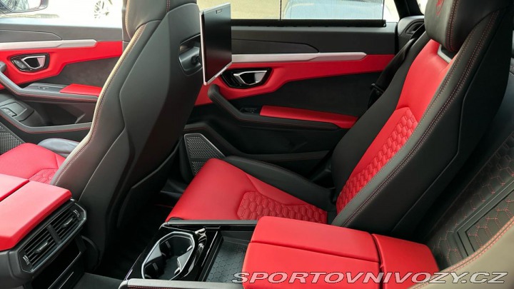 Lamborghini Urus 4-místo / NEZ. TOPENÍ / Z 2019