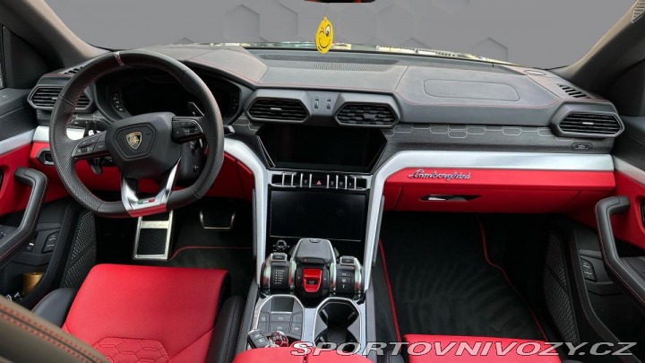 Lamborghini Urus 4-místo / NEZ. TOPENÍ / Z 2019